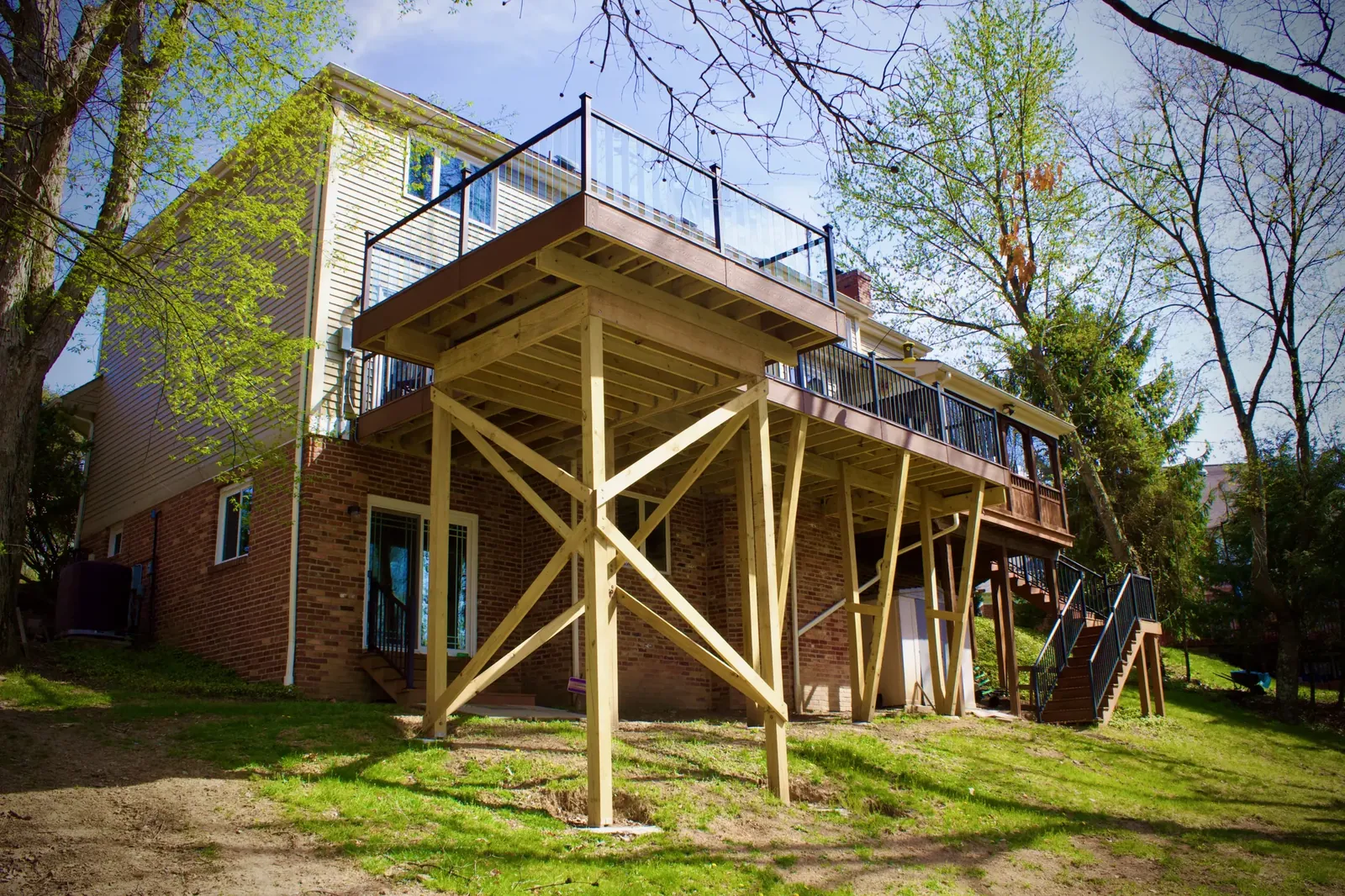 Deck & hot tub platform built by Oasis Custom Decks
