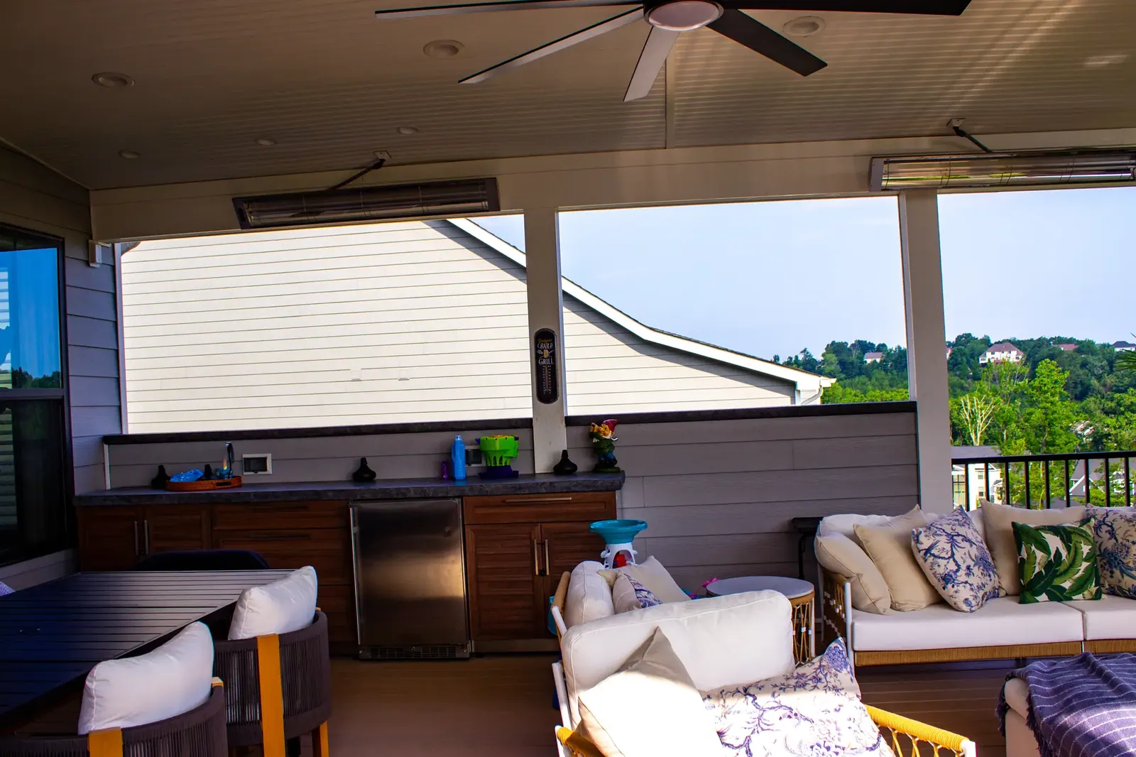 Outdoor kitchen